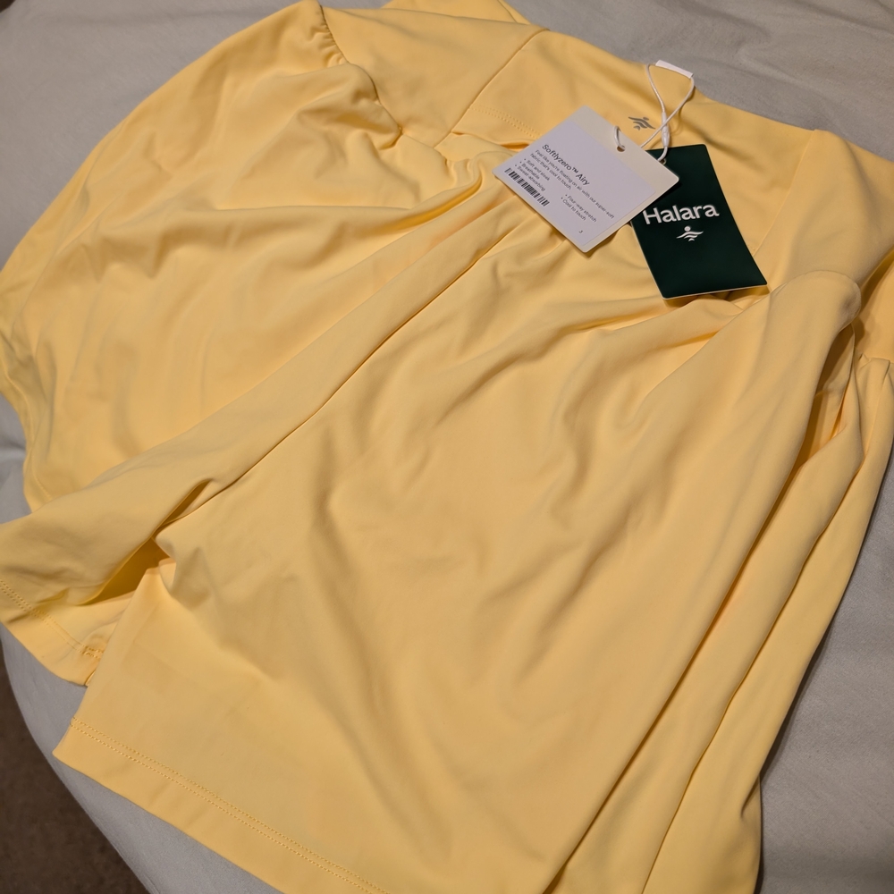 HALARA Women's Light Yellow Shorts